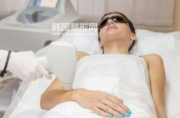 <a href='/tag_jiguangtuomao8.html'>激光脱毛</a>的原理是什么?