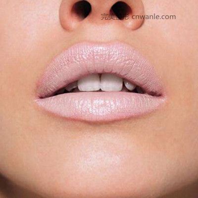 图上唇厚怎么变薄2个方法为你打造魅力红唇