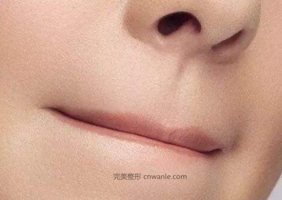 经常做抿嘴的动作能够使厚唇变薄吗