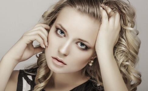 自制蜂蜜面膜的做法 蜂蜜面膜有哪些 哪种面膜能美白肌肤